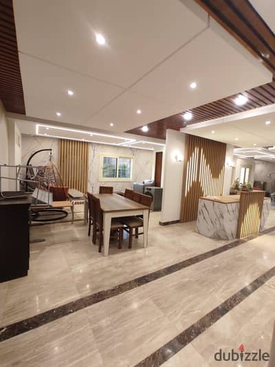Administrative office space for rent in Zahraa El Maadi, directly on the Ring Road. Spanning 500 square meters, the unit features ultra-super-lux fini