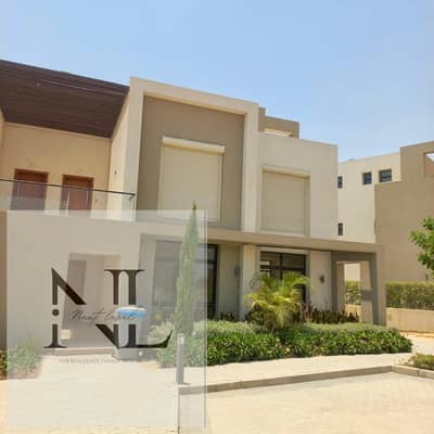 بنتهاوس للبيع في قلب العين السخنة في كمبوند أزها، 4 غرف نوم + غرفة مربية، مساحة 274 متر، تشطيب فاخر، فيو لاجون مباشر
