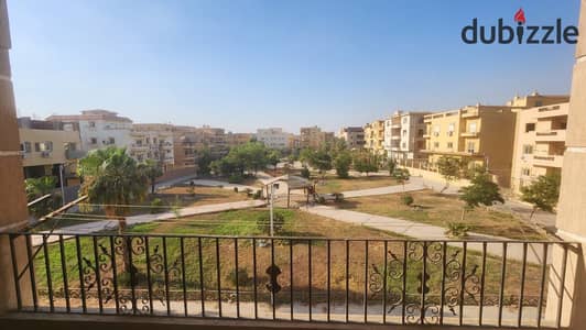 شقة ايجار في كمبوند النخيل ، 275 متر ، جميع الأرضيات رخام طبيعي ، متاح غاز طبيعي ، إطلالة مباشرة ودائمة على حديقة كبيرة.