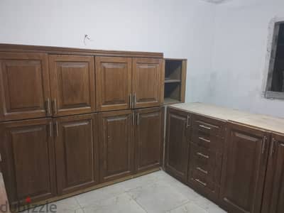 مطبخ خشب بحاله ممتازه للبيع