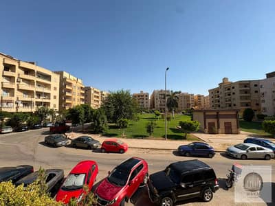 شقة للبيع ف النرجس عمارات الدور الاول 167م 3غرف و2 حمام تشطيب سوبر لوكس بسعر مميز