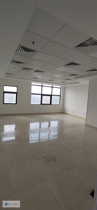 Empty 78 sq m office for rent in a mall in New Cairo. Located near major thoroughfares and 90th Street.