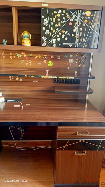 Istikbal wodden desk