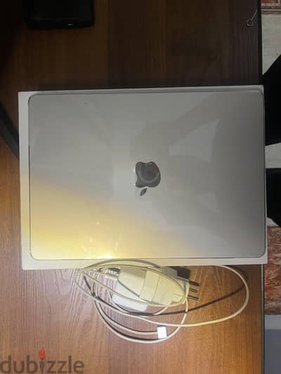 MacBook air M2 13 inch 8Gb ram 256 G