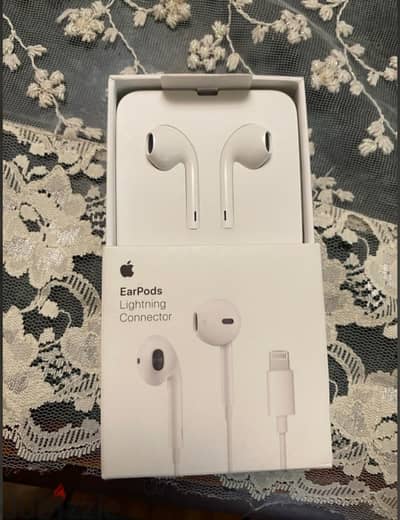 سماعة أبل أصلية زيرو لم تستخدم EARPODS lightning connector