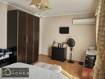 Apartment for serious buyers, 162 meters, overlooking a wide garden, combining tranquility and services.