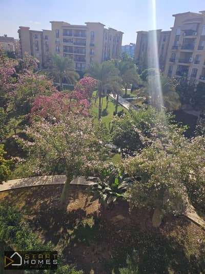 Apartment for serious buyers, 162 meters, overlooking a wide garden, combining tranquility and services.