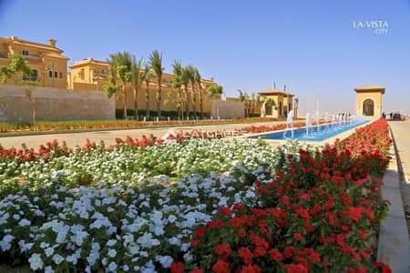 Fully finished middle townhouse available for immediate delivery, with a 22.5% cash discount, at La Vista City, New Administrative Capital.