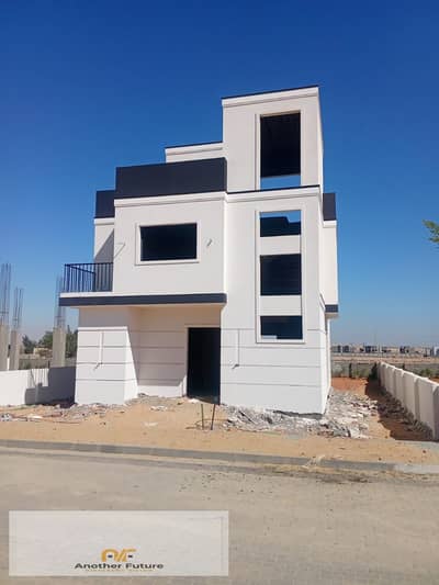 Villa early delivery in New Zayed Near to Sodic Emaar and waslet Dahshur within an established compound
