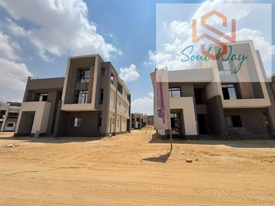 فرصة ريسيل مميزة فيلا 355 م على بارك واسع داخل كمبوند سعادة