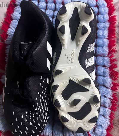 حذاء رياضي اطفالي ماركة: Adidas Predator