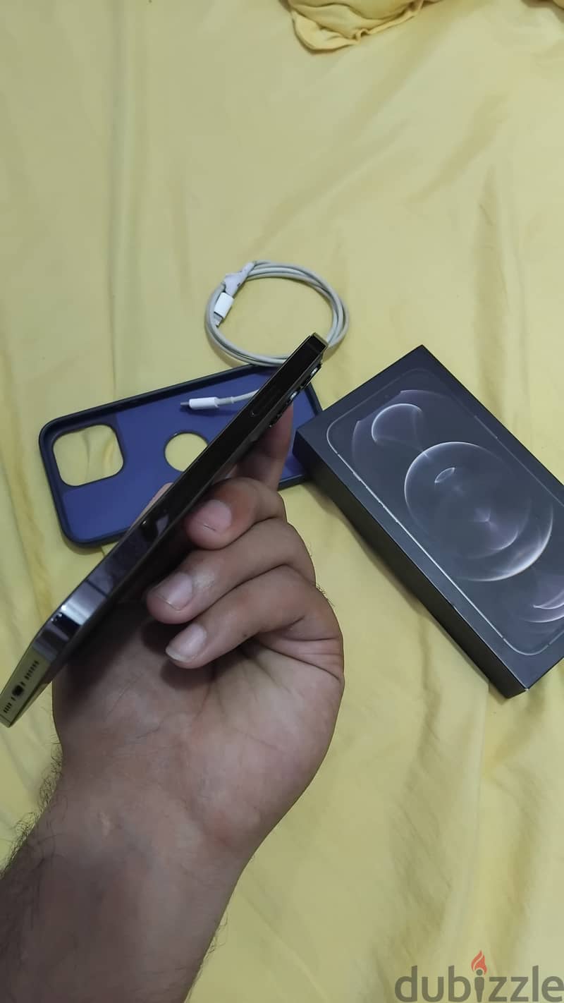 Iphone 12 pro max 2
