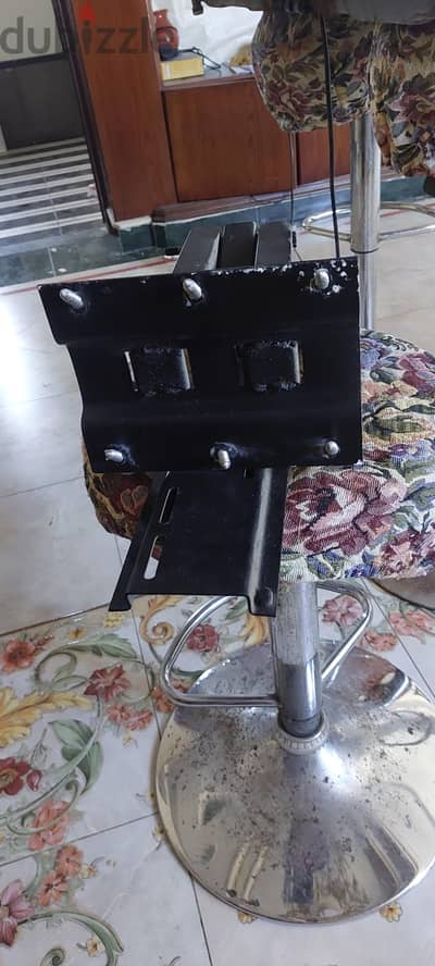 TV arm holder for upto 65 inch حامل تليفزيون حتى ٦٥ بوصه ممتاز و متين