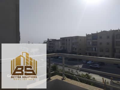 شقة_للبيع بأرقي كمبوند بالعبور في الحي الخامس كمبوند هاي سيتي فيو ع الشارع الرئيسي وعلي صينية الخامس