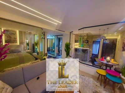 . للبيع شقة 74 متر بسعر خيالي  . تشطيبات Ultra Super Lux  . مكيفة بالكامل بتكييف مركزي  . دور تاني  . فيو مباشر على East Hub  . فرصة مميزة جدًا بسعر ل
