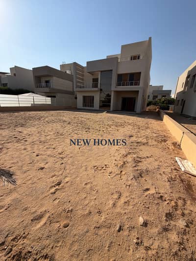 Villa independent for sale in Compound Grand Heights 700m land finished Immediate delivery and very special location