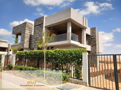 Townhouse villa ready to move with a 10% down payment in 6th of October City near Mall of Egypt and Al-Wahat Road