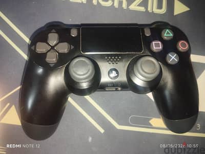 دراع بلايستيشن 4 أصلية (PS4 Controller DualShock 4) بحالة الزيرو