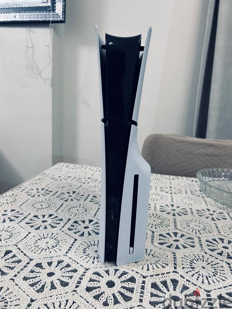 PlayStation 5 slim CD 4