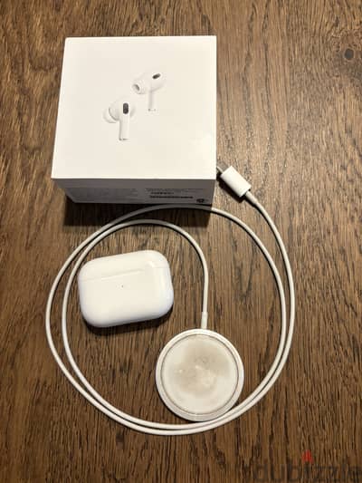 AirPods Pro 2nd Gen & MagSafe Charger - Original in Good Condition