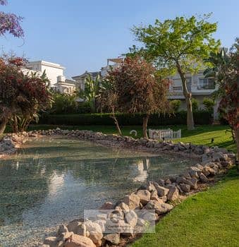 Apartment for sale in Creek View Compound opposite Hyde Park in New Cairo at the cash price or with only a 5% down payment and installments