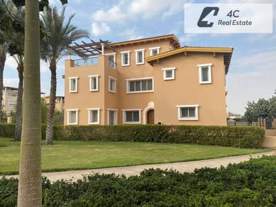 Villa Town house 261m ready to move Fully finished Prime Location Landscape View In Hyde Park Fifth Settlement New Cairo Near Mivida & Mountain View