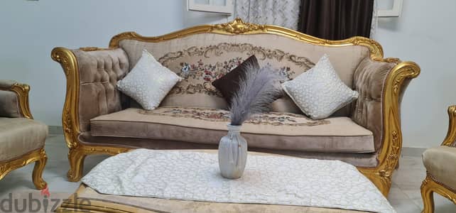 صالون عمولة خشب زان احمر مذهب بورق ذهب فرنسي مكون من ٤كرسي ٢ ف وكنبة ك