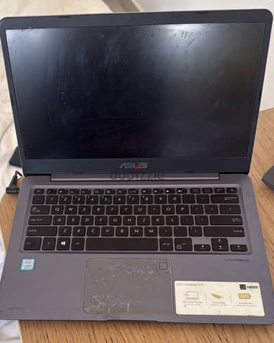 Lenovo ASUS Vivobook 14 with an 8th Gen Intel Core i5