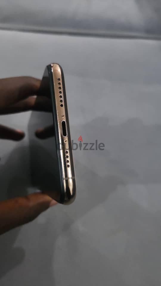 Apple - iPhone XS Max 1
