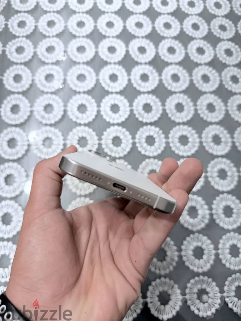Apple - iPhone 16 Pro Max 4