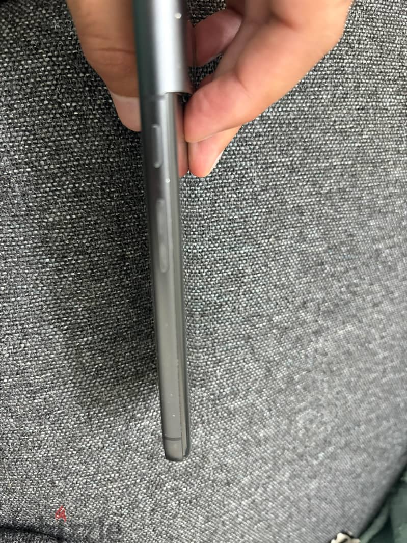 Google Pixel 8 4