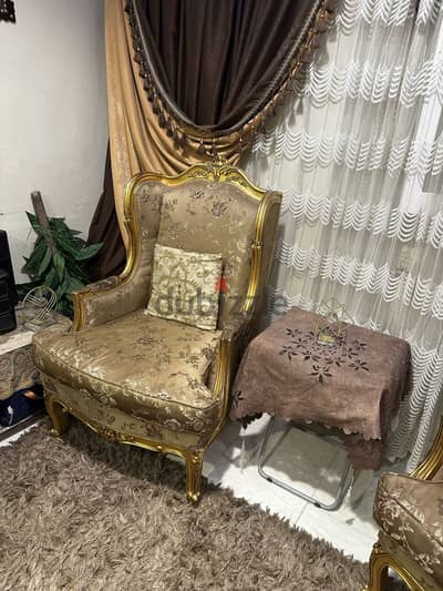 صالون مدهب حاله ممتازه