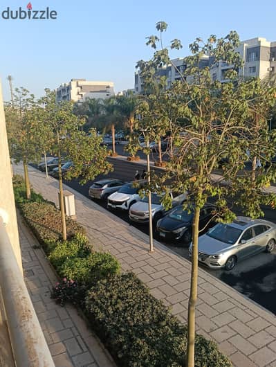 شقة للايجار قانون فى مدينتى 116متر 3غرف2حمام منطقة B10 دور أول علوي شامل المطبخ بجوار الخدمات