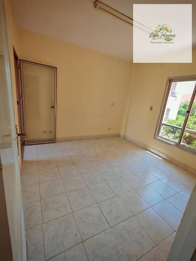 Apartment for rent in Al Rehab with three bedrooms near the Gateway