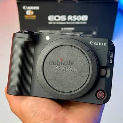 Canon R50 V