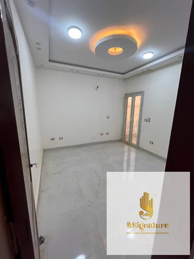 Ground floor apartment for rent with garden in Town Residence Compound, Fifth Settlement. Ultra super lux finishing, first occupancy, garden view. Ground floor apartment for rent with garden in Town Residence Compound, Fifth Settlement. Ultra super lux finishing, first occupancy, garden view.