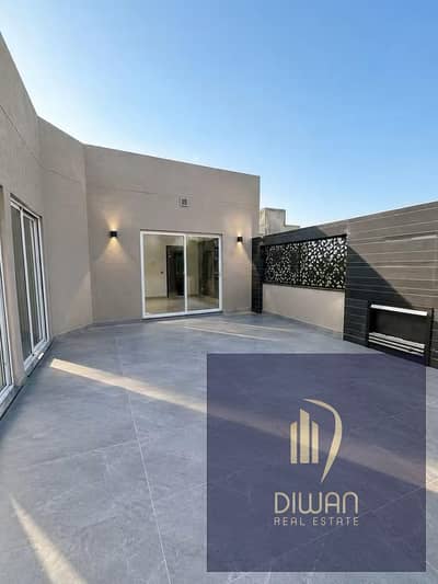223m² Penthouse for Sale  Finished and air-conditioned; located in Telal East, New Cairo (Fifth Settlement), directly overlooking the Middle Ring Road