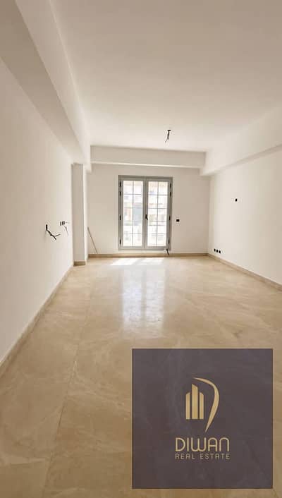 Apartment for sale with a water feature view in The Crest compound—Next to Hyde Park—directly overlooking South 90th Street and the Middle Ring Road,