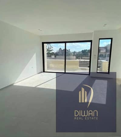 Villa, 5 bedrooms, prime Zayed compound, lowest down payment, longest installment plan, fantastic lagoon view.