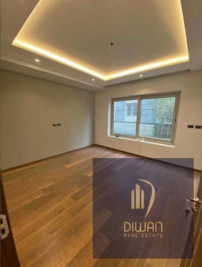 Ready-to-move, ultra-lux finished apartment in the heart of New Cairo, minutes from AUC & Madinaty.