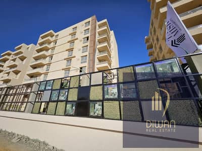 شقة في ارقي مجمع سكني في العاصمة الادارية الجديدة بفيو رائع علي النهر الاخضر والبرج الايقوني بخصم 30% لفترة محدودة