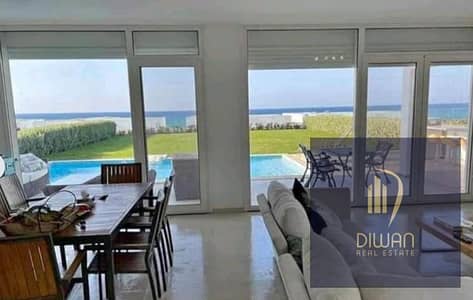 The last ready-to-move, Ultra Super Lux 187sqm duplex in Boho Sokhna. Fantastic view of the sea and lagoon.