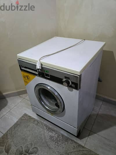 غسالة ايديال زانوسي للبيع