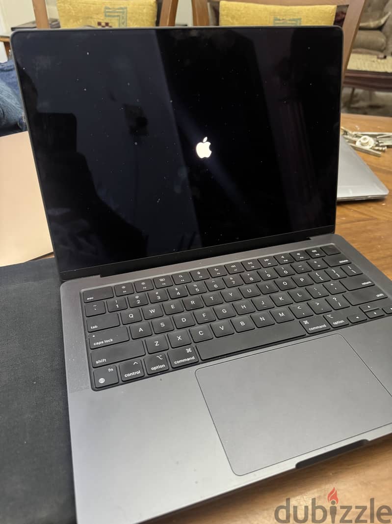 Macbook pro M4 locked 2