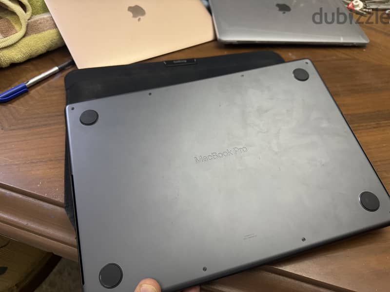 Macbook pro M4 locked 3