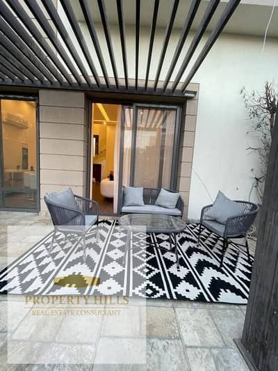 Villa for sale in front of Madinaty in a compound of an Emirati company with integrated services and facilities