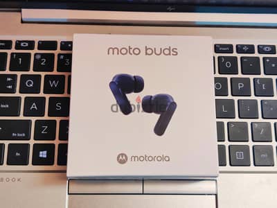 سماعة Motorola Moto Buds أصلية جديدة متبرشمة بالعلبة