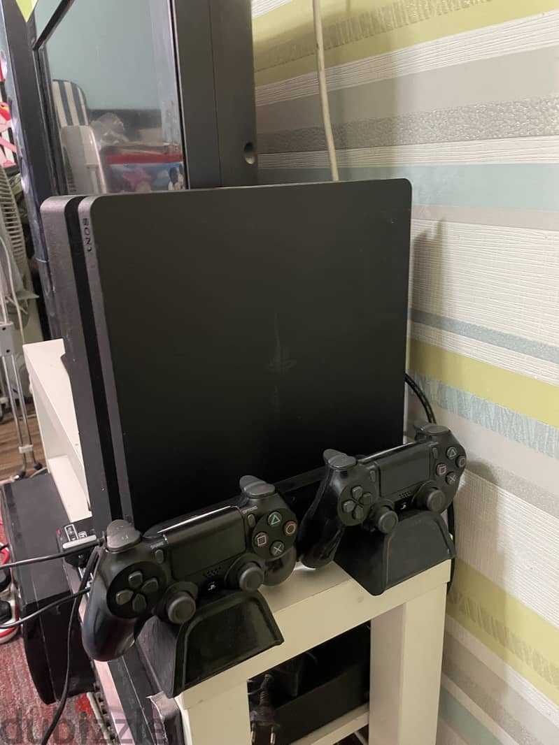 PS4 slim 3