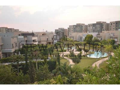 شقة للبيع بموقع متميز بفيوعلى المساحات الخضراء والبحيرة استلام فوري بحري  في ذا سكوير القاهرة الجديدة  The Square New Cairo
