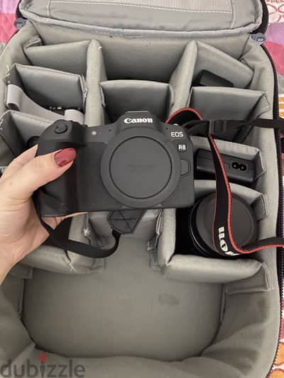 كاميرا Canon R8 استعمال خفيف جدا ٦ مرات بالعدد